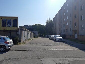 Inzerát Prenajmem suchú peknú veľkú garáž v KE Juh Panelová 