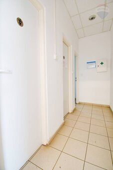 Realitná kancelária REMAX ponúka na predaj skladovo-výrobný 