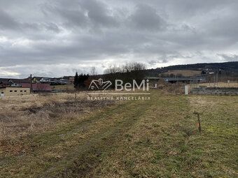 Typ: Pozemky - bývanie Ulica: Pod Papierňou Obec: Bardejov
M