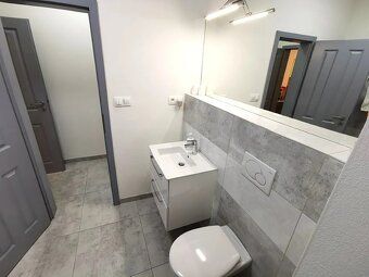 🌿 Prenájom: 2-izbový byt s veľkou zasklenou terasou – Bratis