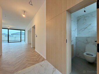 Hľadáte výnimočné bývanie, ktoré ponúka modernú architektúru