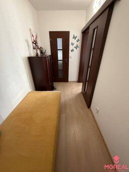 Ponúkame vám na predaj 3 izbový byt s balkónom v meste Topoľ