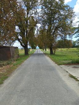 Typ: Pozemky - bývanie Mestská časť: Hladký majer Obec: Luče
