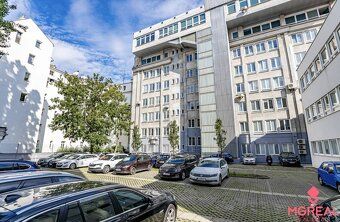 Ponúkame vám na prenájom dvojkanceláriu o veľkosti 61,47m2 v