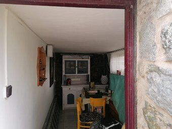 Predam chatu Kavecany,pozemok 650m2 zavedena elektrina,vlast