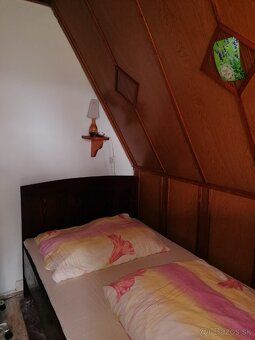 Predam chatu Kavecany,pozemok 650m2 zavedena elektrina,vlast