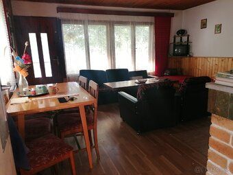 Predam chatu Kavecany,pozemok 650m2 zavedena elektrina,vlast