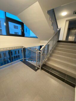 Ponúkam na dlhodobý prenájom byt o výmere 39 m2, s balkónom,