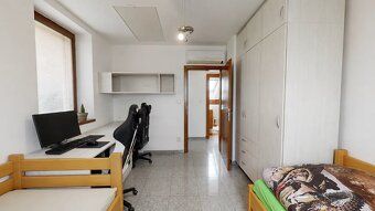 Ponúkame na predaj 5-izbový rodinný dom v pokojnej časti obc
