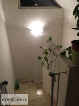 Ponúkame na prenájom zariadenú izbu na poschodí v Rodinnom d