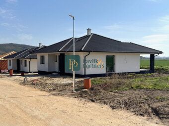 Typ: Rodinný dom Obec: Jelšovce
POSLEDNÝ VOĽNÝ RD VO VÝSTAVB