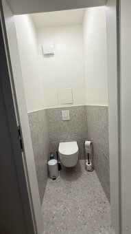 Ponúkam na dlhodobý prenájom moderný a štýlovo riešený 2-izb