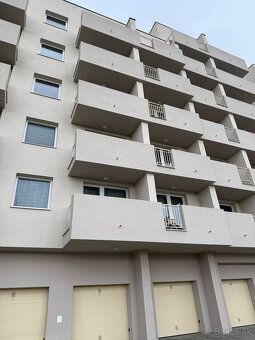 Ponúkam na dlhodobý prenájom moderný a štýlovo riešený 2-izb