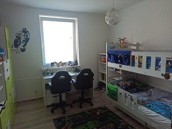 Ponúkam na predaj zrekonštruovaný priestranný 3-izbový byt s