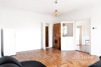 Typ: Rodinný dom Ulica: Fö Obec: Vilmány
     Prichádza leto
