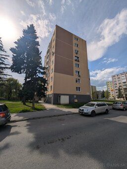 Dobrý deň, ponúkame na predaj priestranný 3-izbový byt na Ku