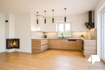Ponúkame na predaj pohodlný, kvalitný 4- izbový bungalov 159