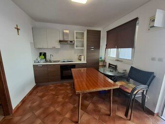 DADOT ponúka na predaj Apartmán na ostrove Vir, len 30 metro