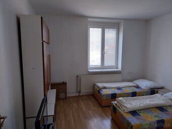 Ponúkam na prenájom priestranný 2 izbovy byt v centre mesta(