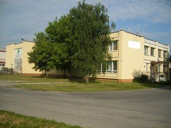 Ponúkame Vám na prenájom kanceláriu v Trenčíne – Za Mostami.