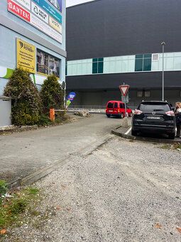 RK KINGS ponúka na prenájom pozemok, nachádzajúci sa oproti 
