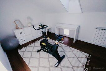 Ponúkame na predaj jedinečný 4-izbový mezonet situovaný pria