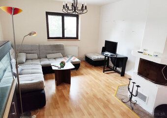 Ponúkam na predaj komfortný a priestranný 7-izbový rodinný d