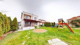 Ponúkam na predaj zrekonštruovaný 5 izbový rodinný dom s gar