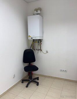 🗝️ Tento priestor nehľadá nájomcu. Hľadá dobrý nápad.
V cent