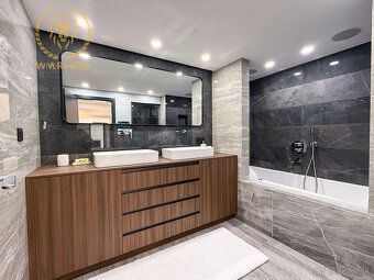 REZERVOVENÝ REPREZENTATÍVNY 4-IZBOVÝ PENTHOUSE S TERASOU 59 