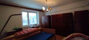 Ponúkame výhradne na predaj starší rodinný dom v obci Svinna