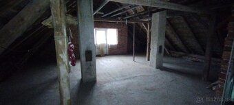 Ponúkame výhradne na predaj starší rodinný dom v obci Svinna