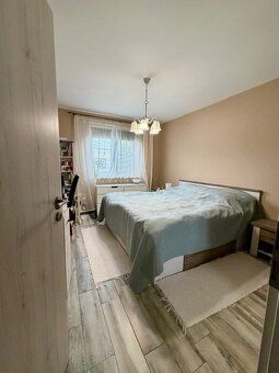 Ponúkame na predaj krásny 4 - izbový rodinný dom s GARÁŽOU v