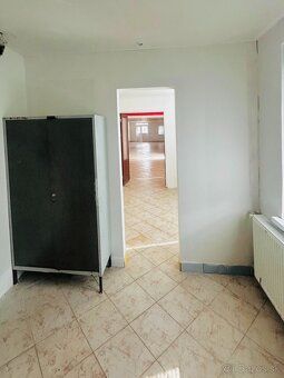 Ponúkam na prenájom obchodné priestory/ rodinný dom, ktorý s