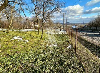 Ponúkame na predaj stavebný pozemok v obci SLANEC o celkovej