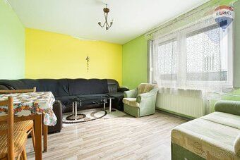 PREDAJ: 4-izbový rodinný dom s veľkým potenciálom – pozemok 