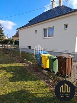 Len 3 minúty cesty autom od mesta Piešťany v centre obce Ban