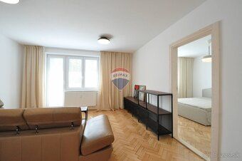 **REZERVOVANÉ****REZERVOVANÉ**
Realitná kancelária RE/MAX Gr