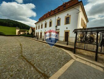 Jedinečný Barokovo klasicistický kaštieľ na predaj v Drnave,