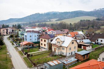 Hľadáte pokojné miesto pre život, kde sa spája čaro prírody 