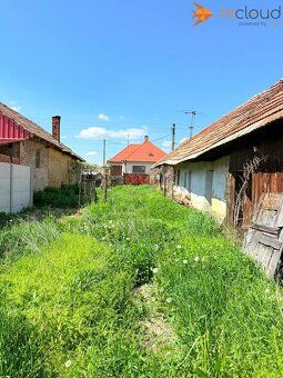 Ponúkam na predaj krásny, rovinatý stavebný pozemok o výmere