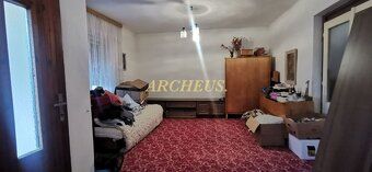 Výhradne u nás ponúkame na predaj poschodový rodinný dom s g