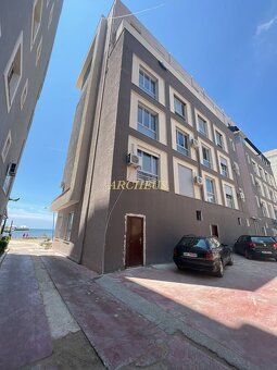 🌴1-IZBOVÝ APARTMÁN PRIAMO NA PLÁŽI – ALBÁNSKO, JADRAN
Na pre