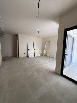 🚀 APARTMÁN S VÝHĽADOM NA KORFU – NOVOSTAVBA SARANDA, ALBÁNSK