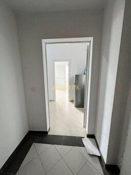 🚀 2-IZBOVÝ APARTMÁN S VEĽKOU TERASOU – SARANDA, ALBÁNSKO
Obj