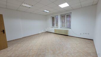 Na prenájom kancelárske priestory na 1. poschodí v centre me