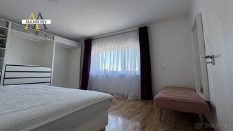 Na predaj dvojposchodový rodinný dom s jazierkom a s vírivko