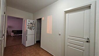 Ponúkam na prenájom zariadený 3-izbový byt o výmere 63 m² s 