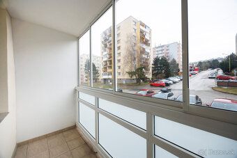 Ponúkame na predaj EXKLUZÍVNY 2 IZBOVÝ BYT PO KOMPLETNEJ REK
