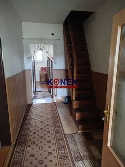 ID:2667
Ponúkame na predaj veľmi pekný a udržiavaný rodinný 